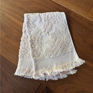 [Madame Coco] Elegant Light Powder Pink Textured Hand Towel with Fringes